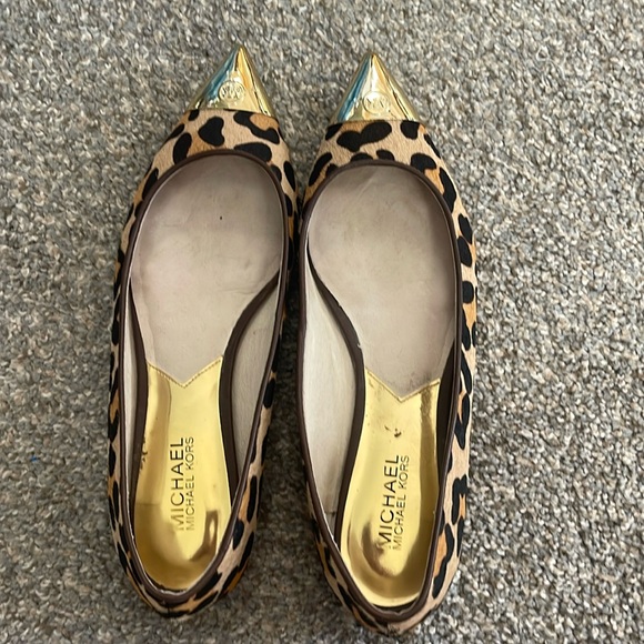 MICHAEL Michael Kors Gold Cap Toe Pointed Flats - Picture 1 of 4